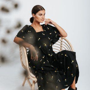 Short Sleeve Black Floral Embroidered Maxi Dress XS
